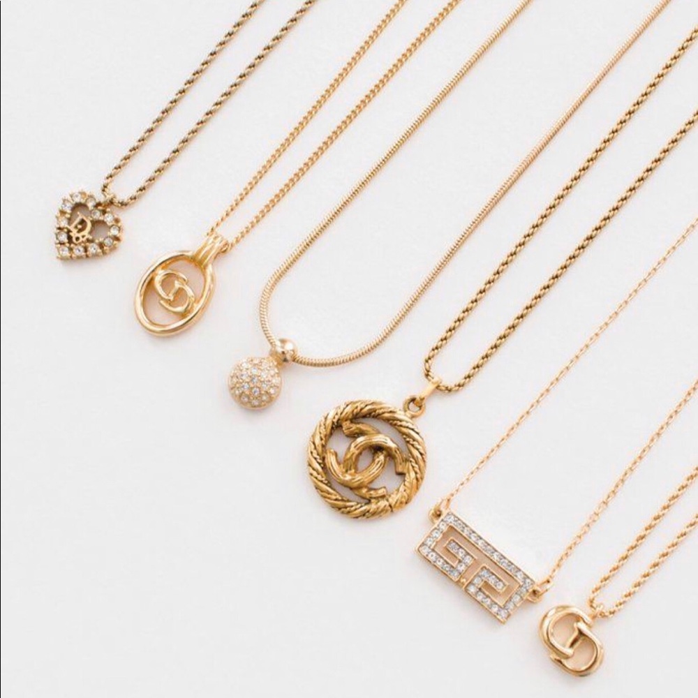 ISO | Chanel Gold Necklace